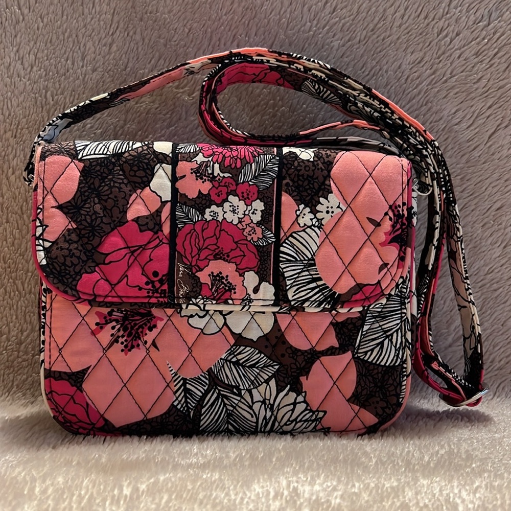 🎉HP🎉VERA BRADLEY Mocha Rouge Hipster Bag